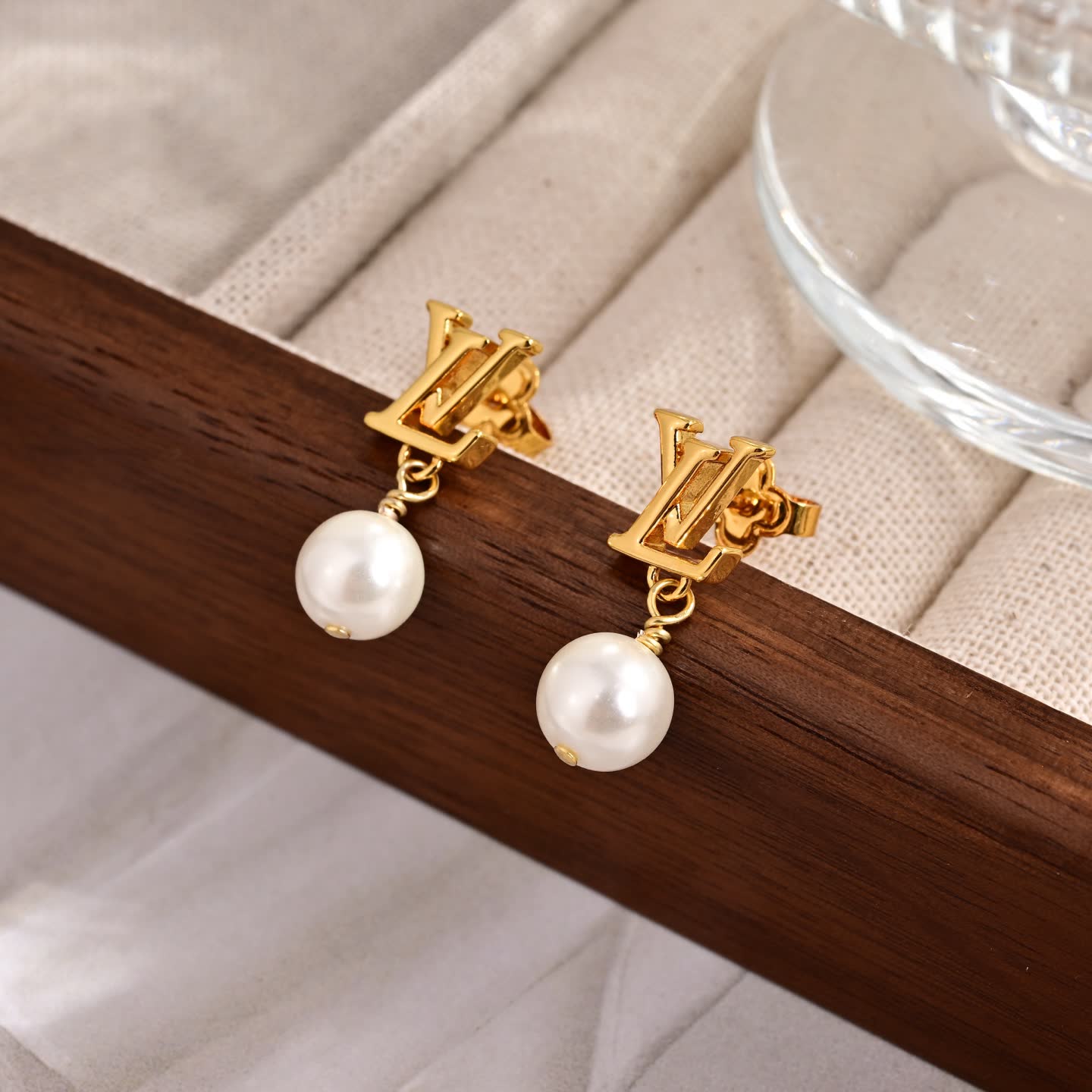 Louis Vuitton LV Iconic Louisa Earrings